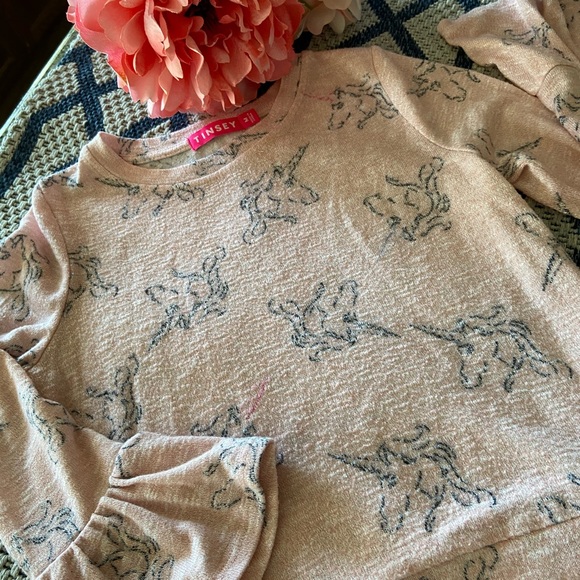 Light pink unicorn crop top with bell sleeve - Picture 3 of 4